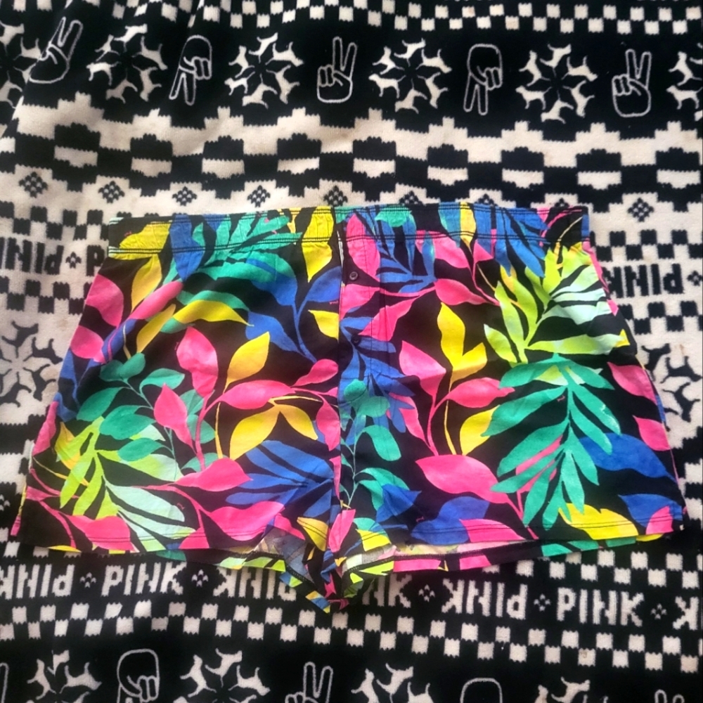 Victoria's Secret PINK Colorful Leaf Print Shorts~size xl.